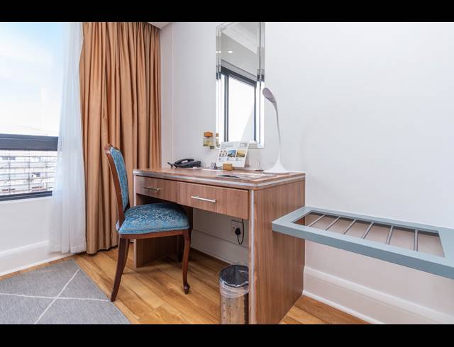 1 BEDROOM APARTMENT SOLD IN BANTRY BAY